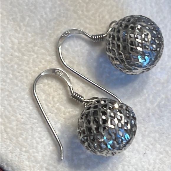 Vintage Sterling Silver Diamond Cut Orb Filigree Hollow Ball Earrings - Picture 7 of 7
